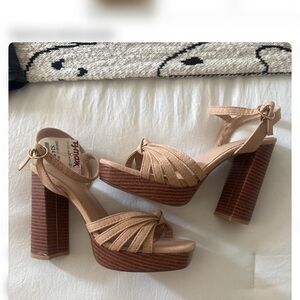 Stylish Tan Platform Sandals